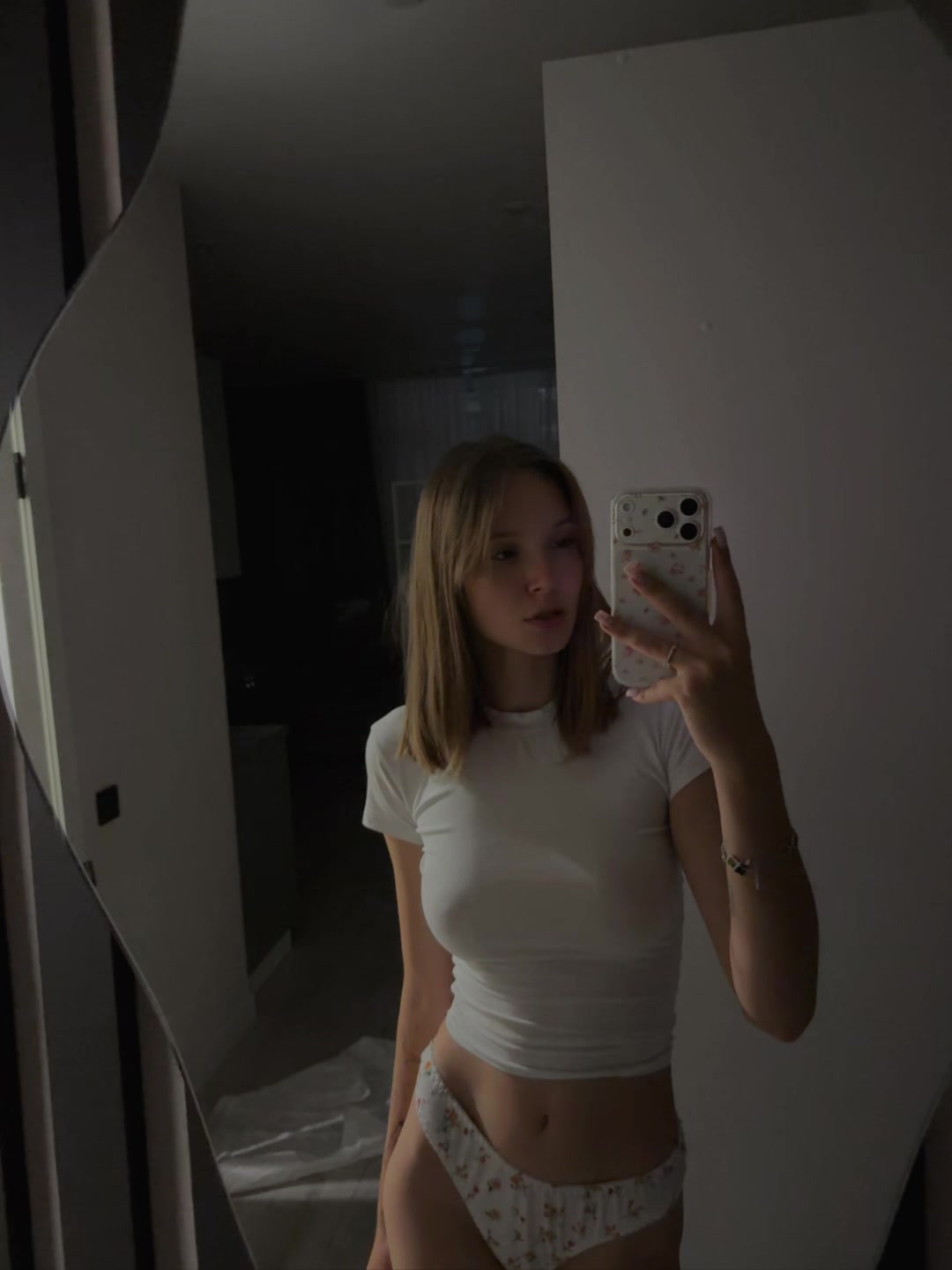 @<З