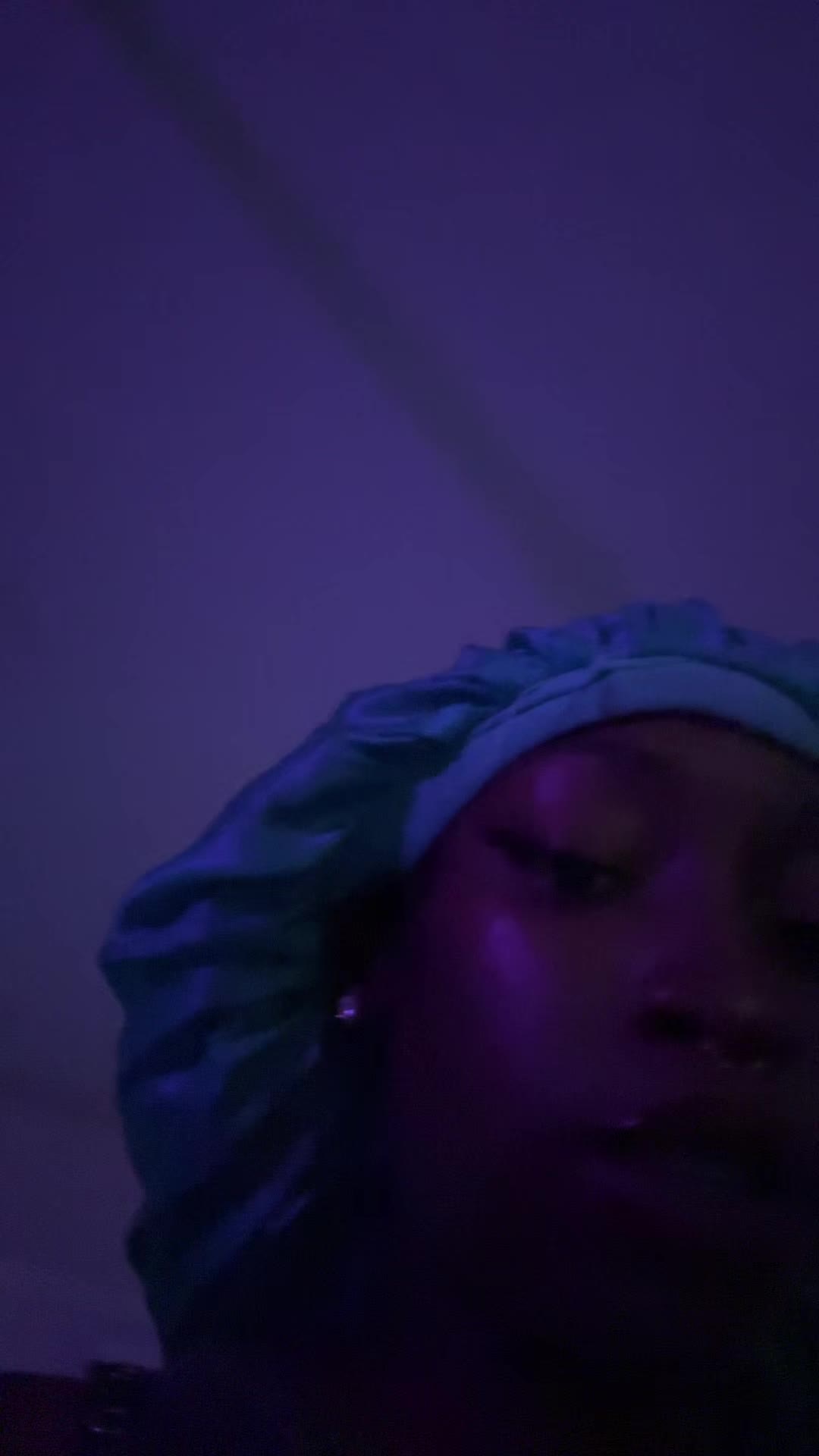 @La'Nae Bae