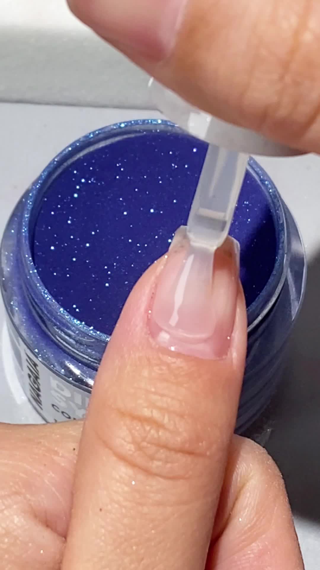 @Sharon_dipnails