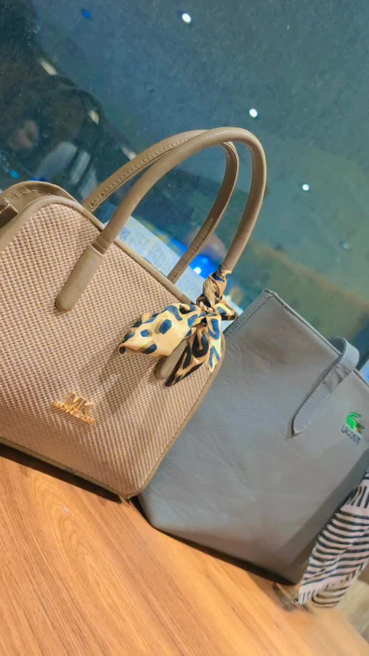 @حْوْرْ آلْعْيْنْ.