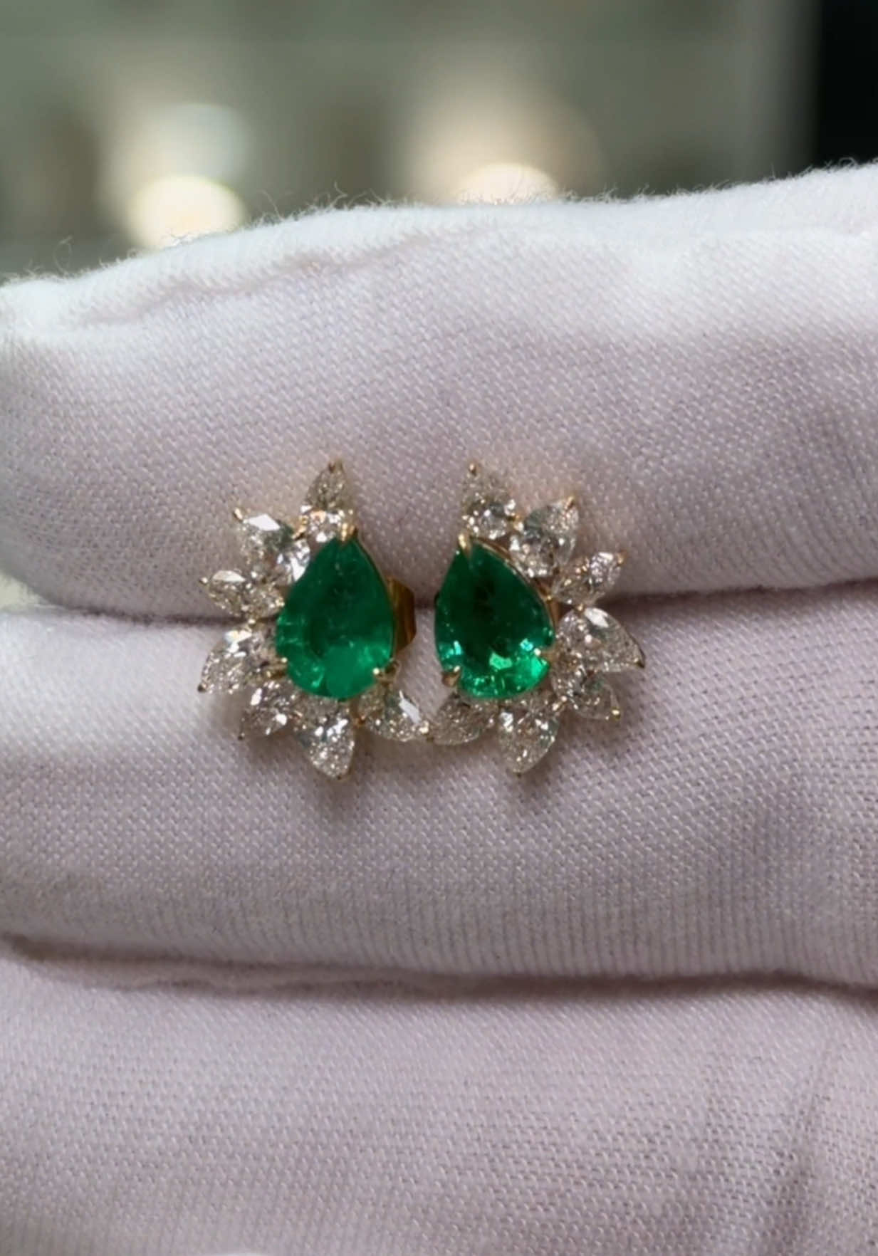 @JR Colombian Emerald