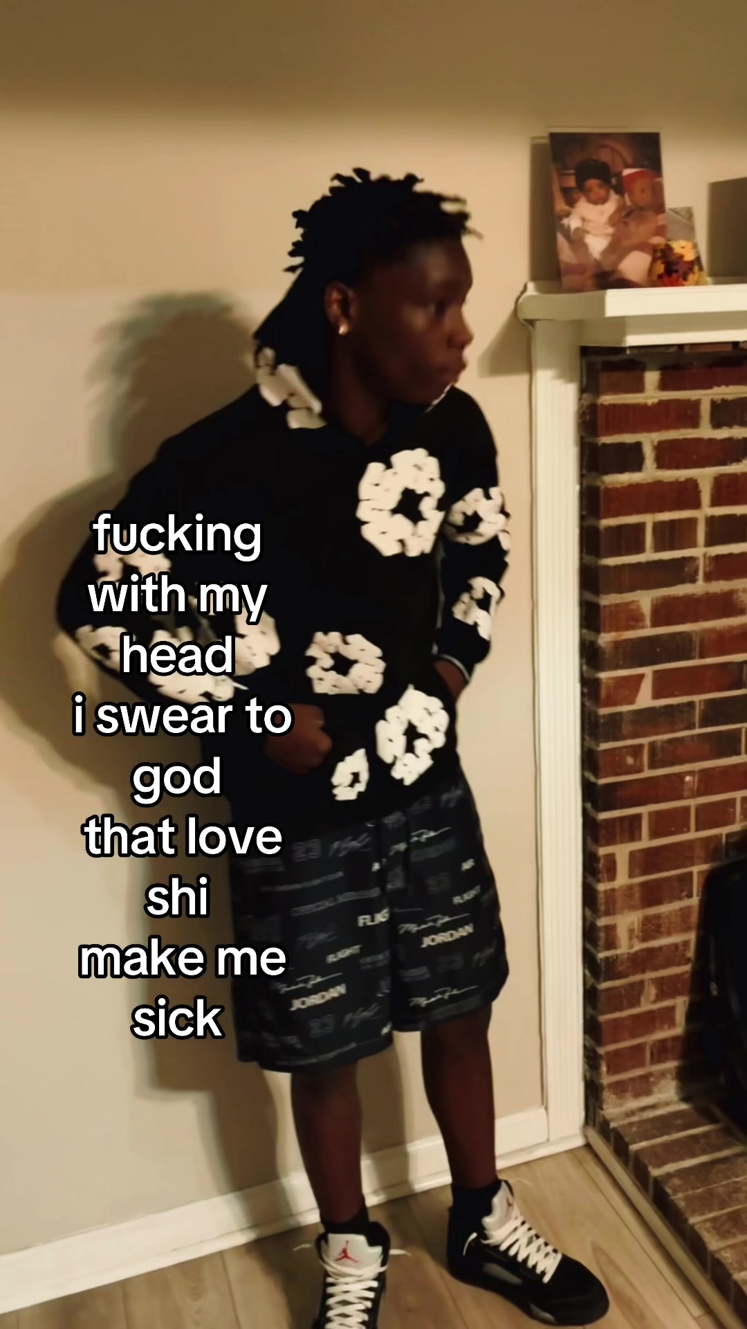 @⃟