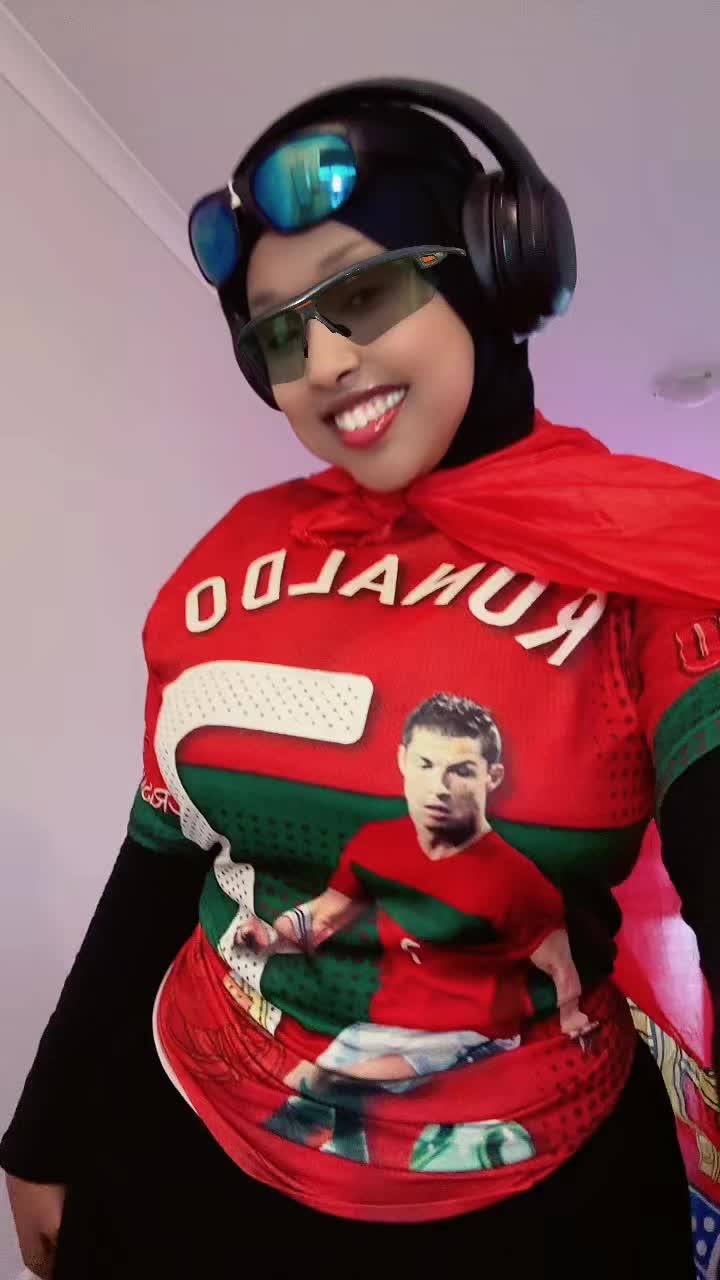 @ZAMZAM BOWLAX👸🏻🇸🇴⚽️💎🗼