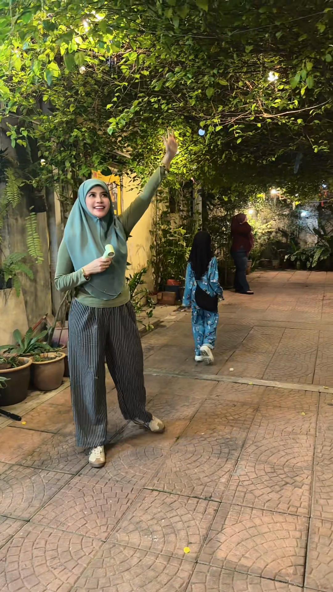 @Ms Izza Zubir