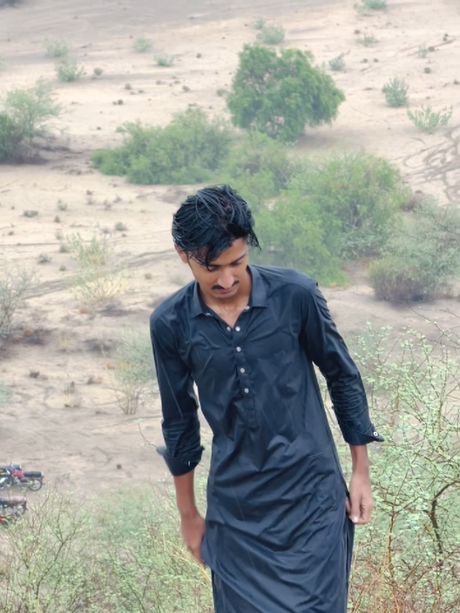 @HUSSAIN 🥀🤍🥀