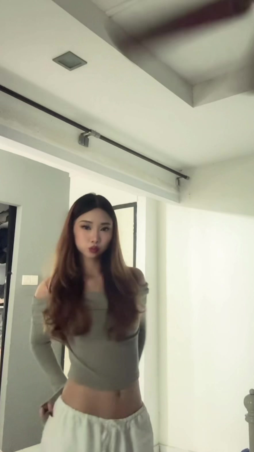 @isabella
