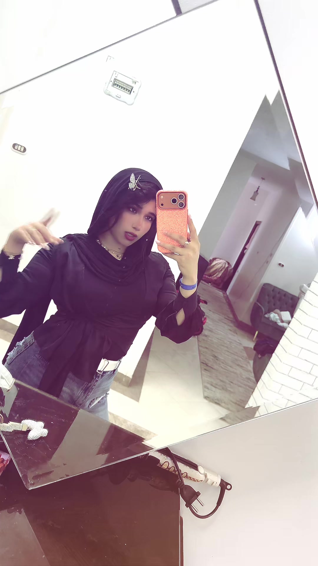 @AMiRA 🦋🌹