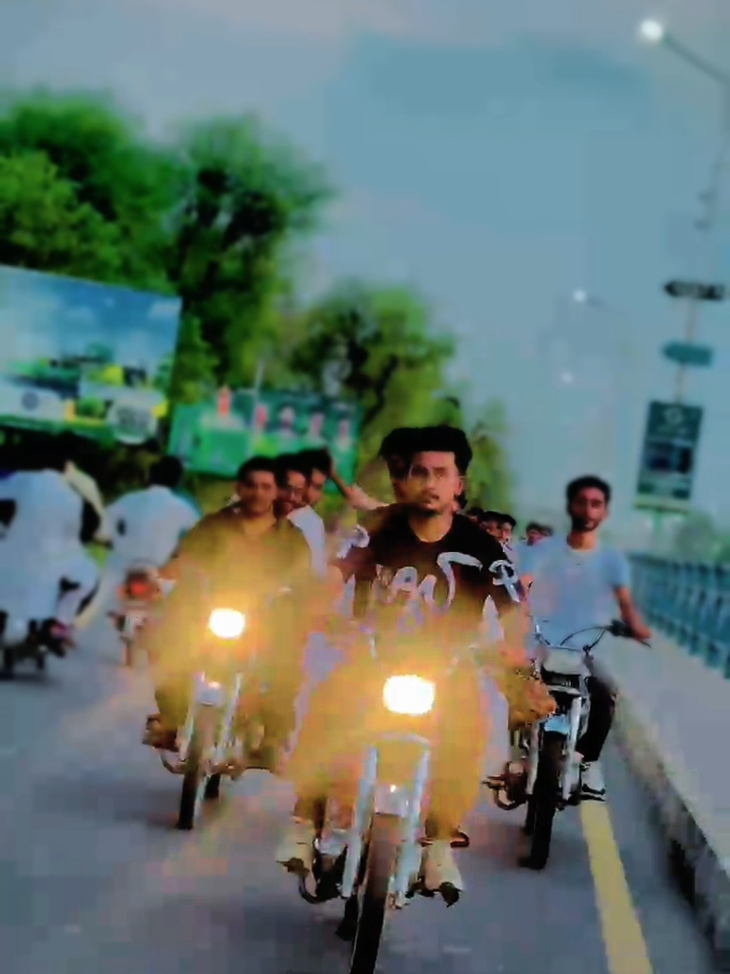 @❤️🩹🥺╾ ╾━╤デ╦︻Badsha🦅👑🦋