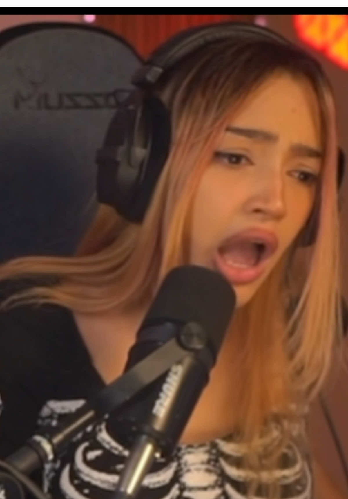 @Khloe