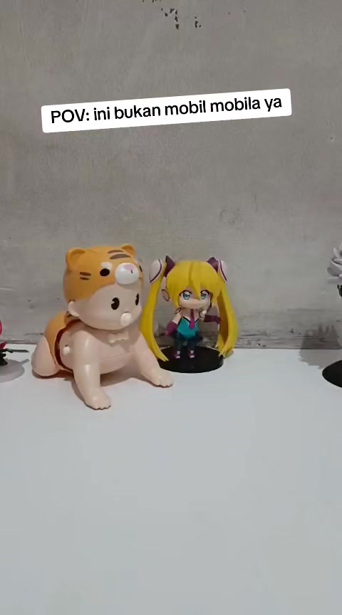 @T𝓸𝓷𝔂 ES