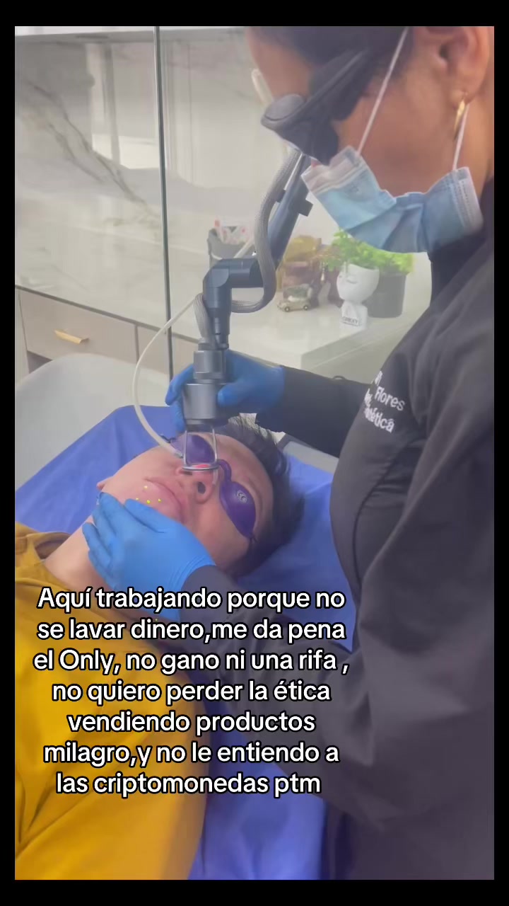 @Dra&ensp;Silvia&ensp;Lorena&ensp;FLORES&ensp;derma