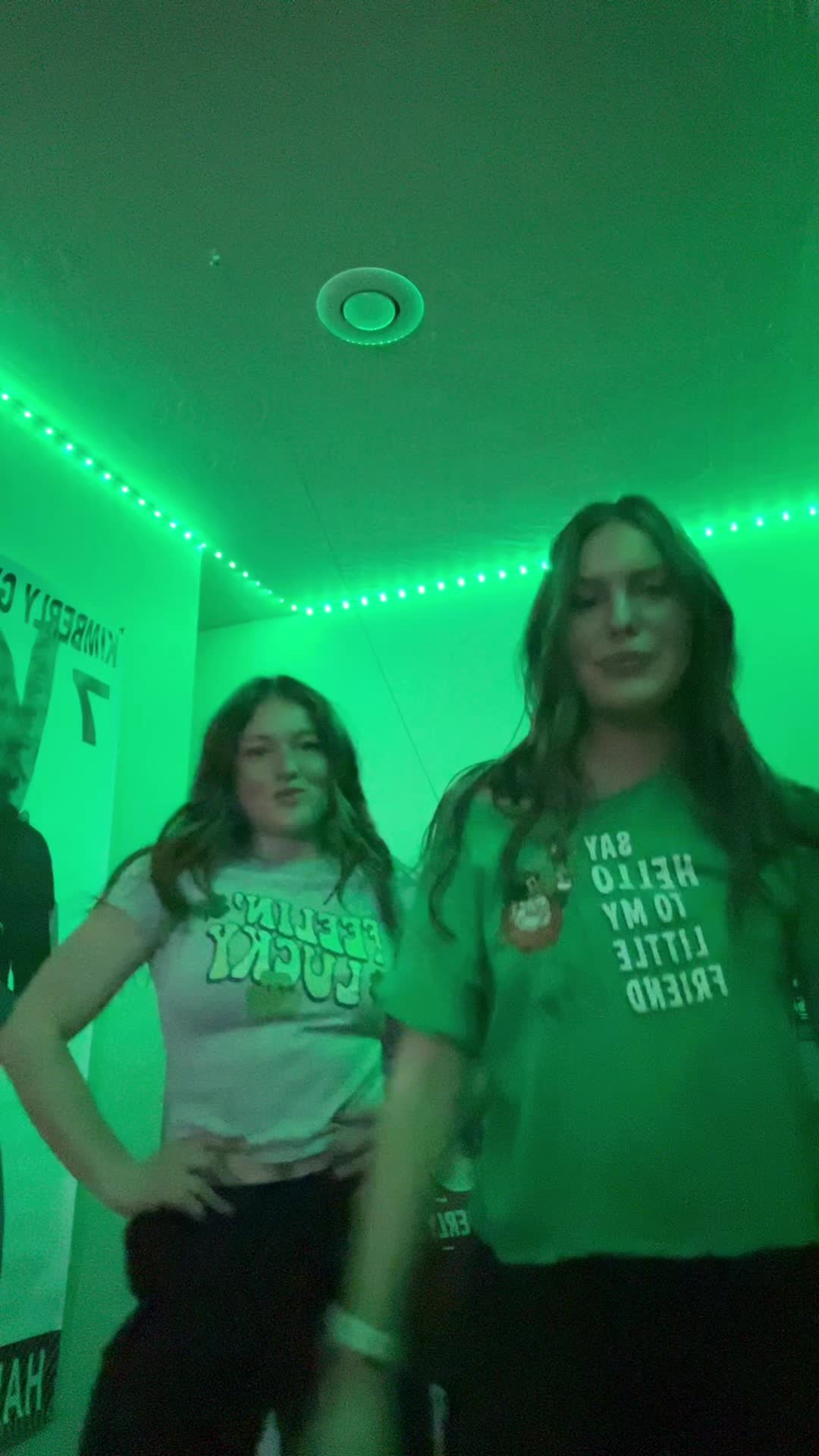 @ella!