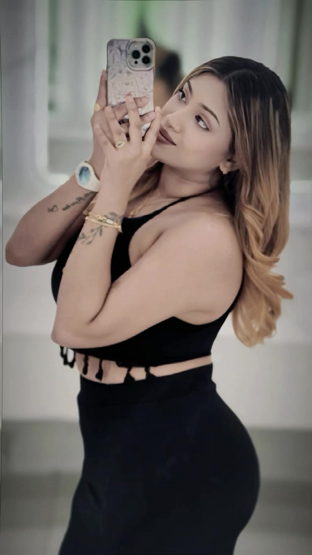 @𝒜𝓁𝒾𝒸𝑒 𝒮𝒽𝒾𝓋𝒶𝓃𝓎𝒶 🦋