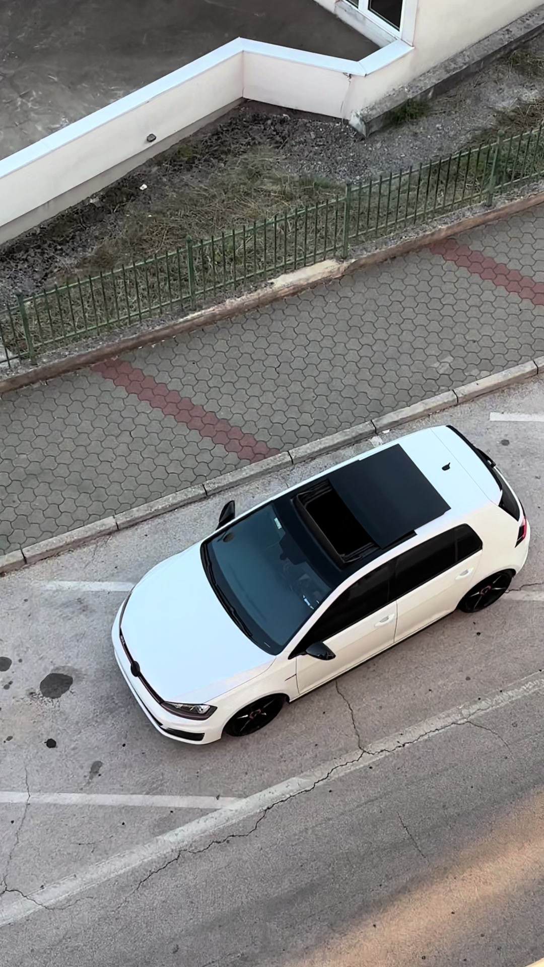 @WHITEGTI