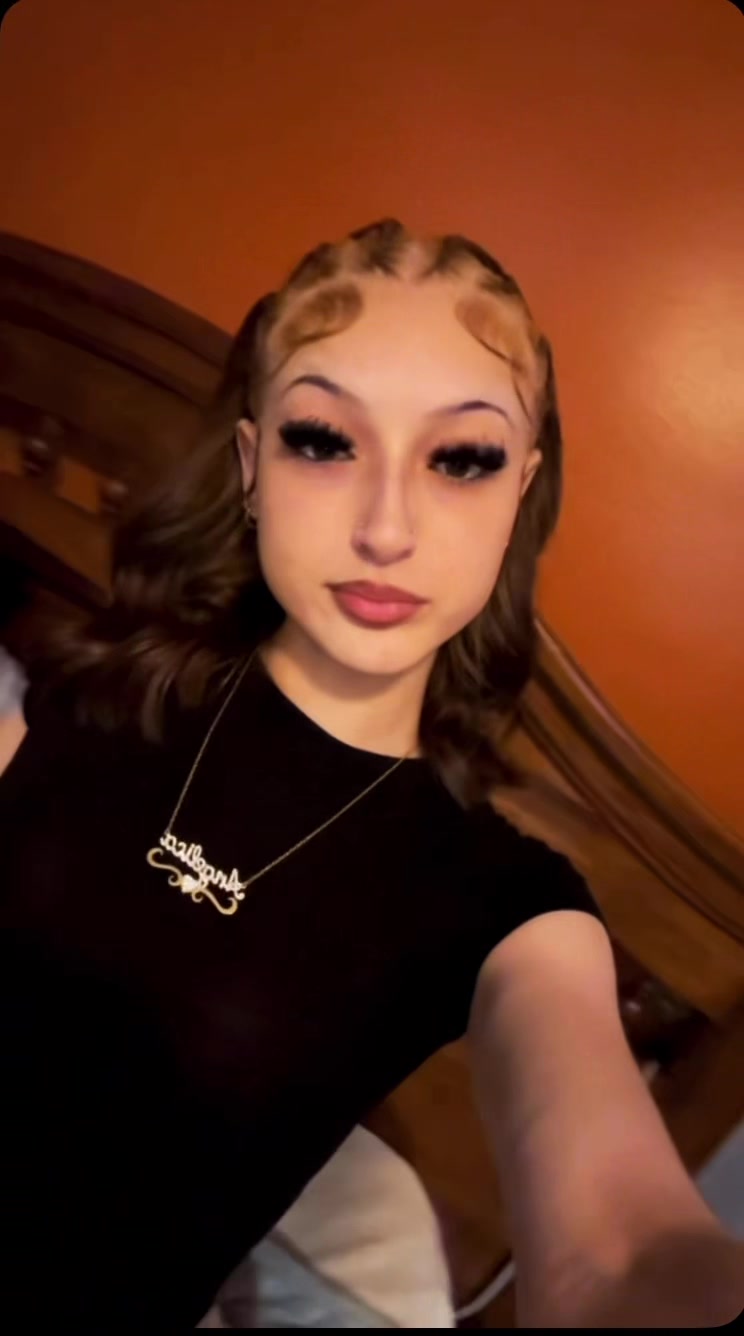 @Angelicaa👩&zwj;🦯&zwj;➡️
