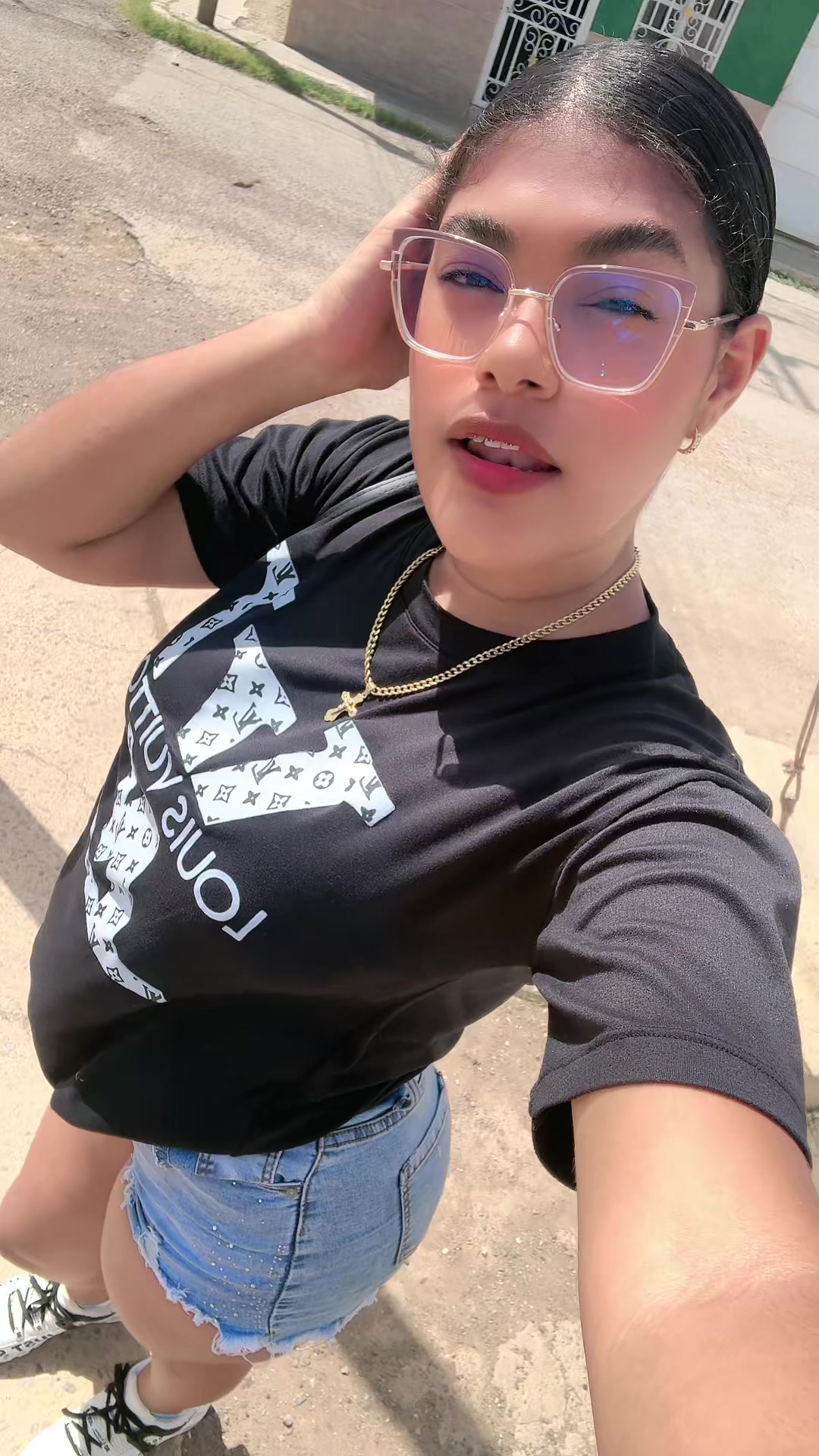 @𝐷.
