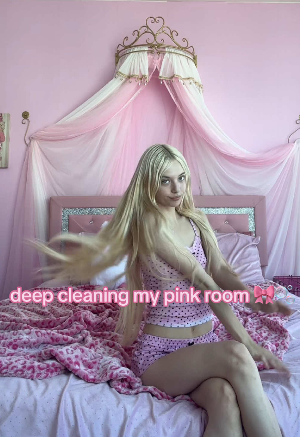 @mo