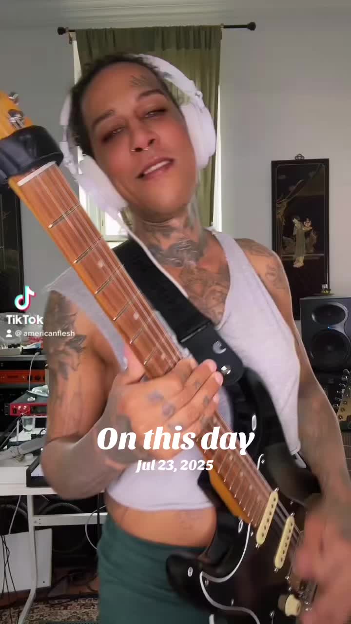 @Miss Dahlia