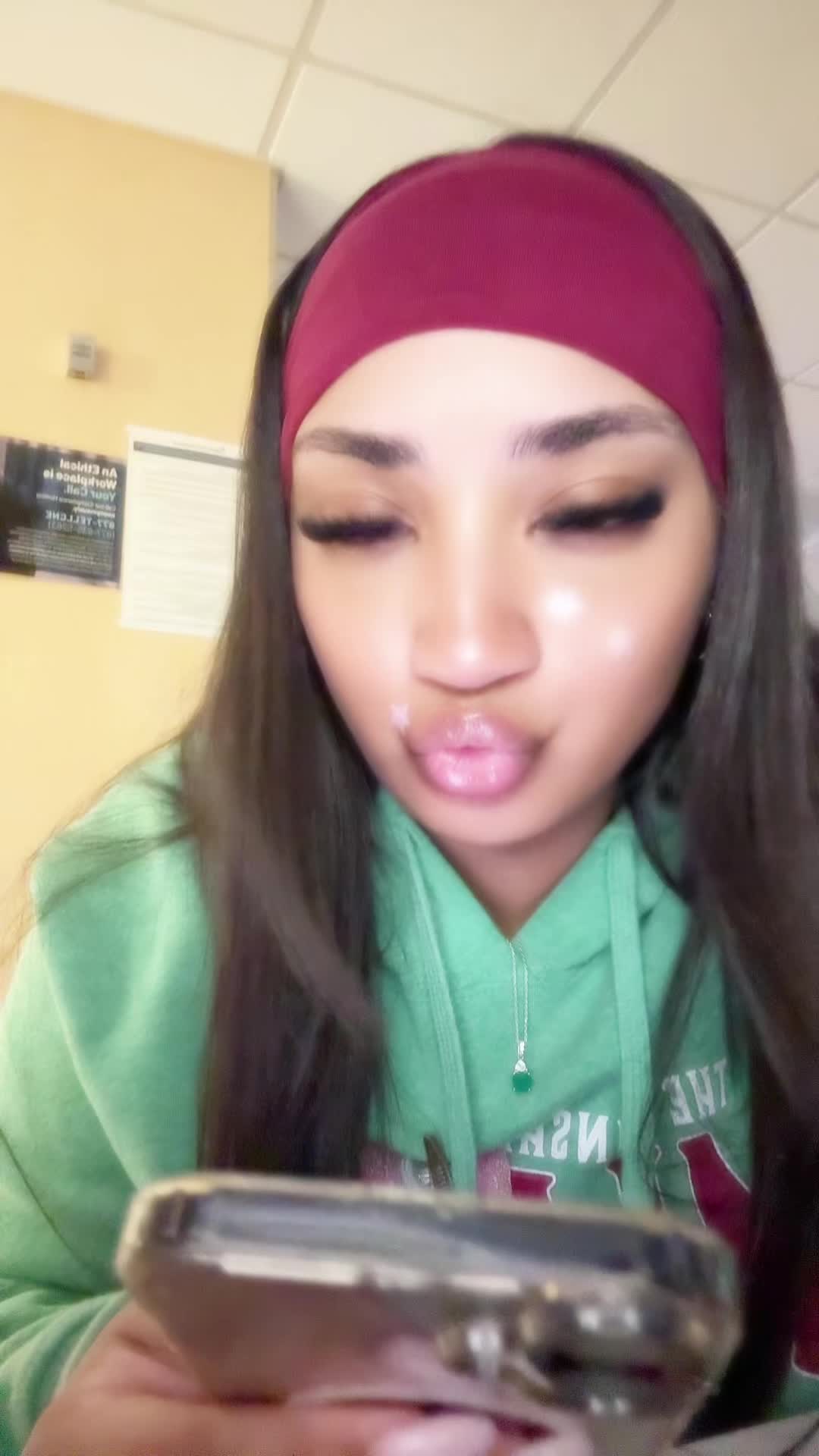 @DominiBrat