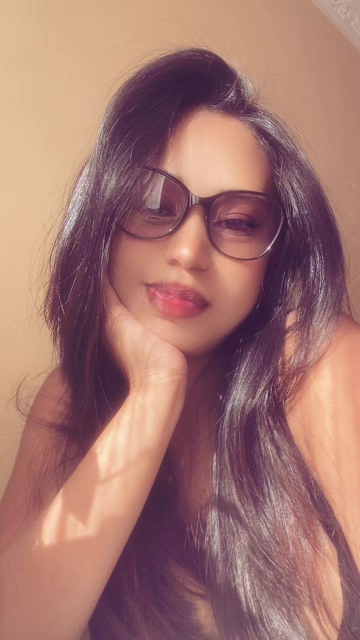 @𝒦ℴ𝓁ℴ𝒾𝓃𝒶 🍒
