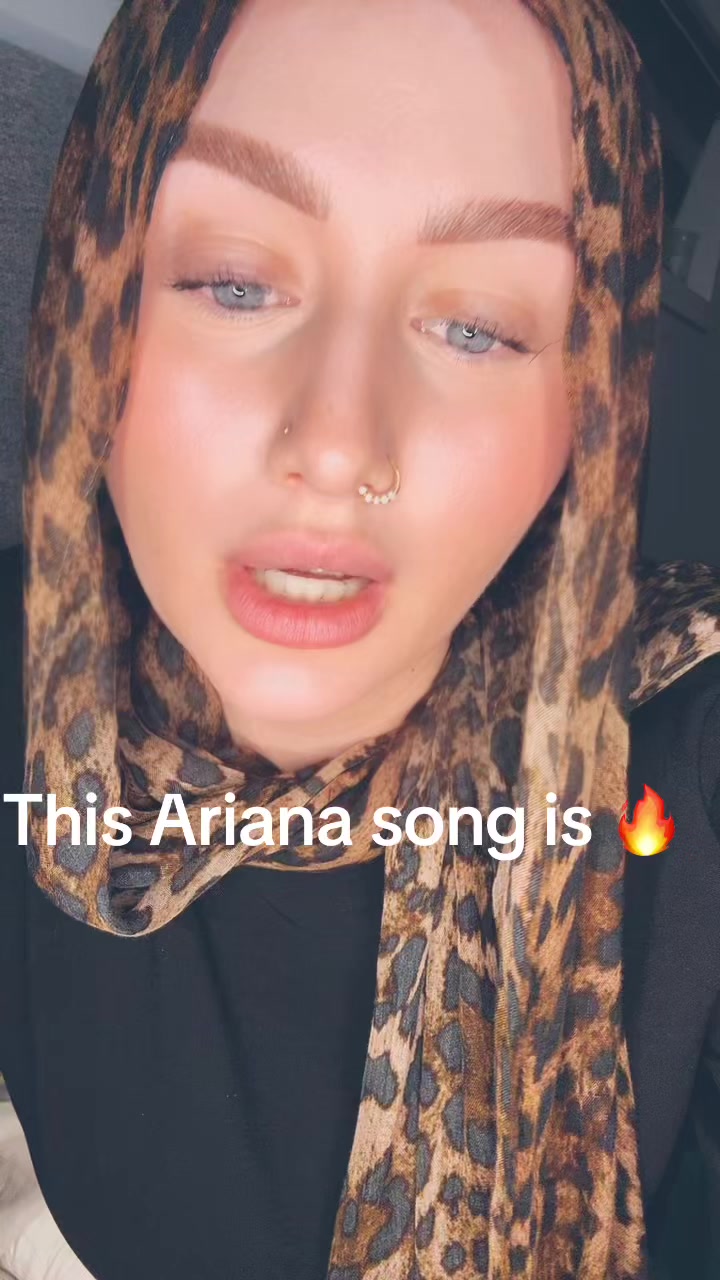 @mynameeisella