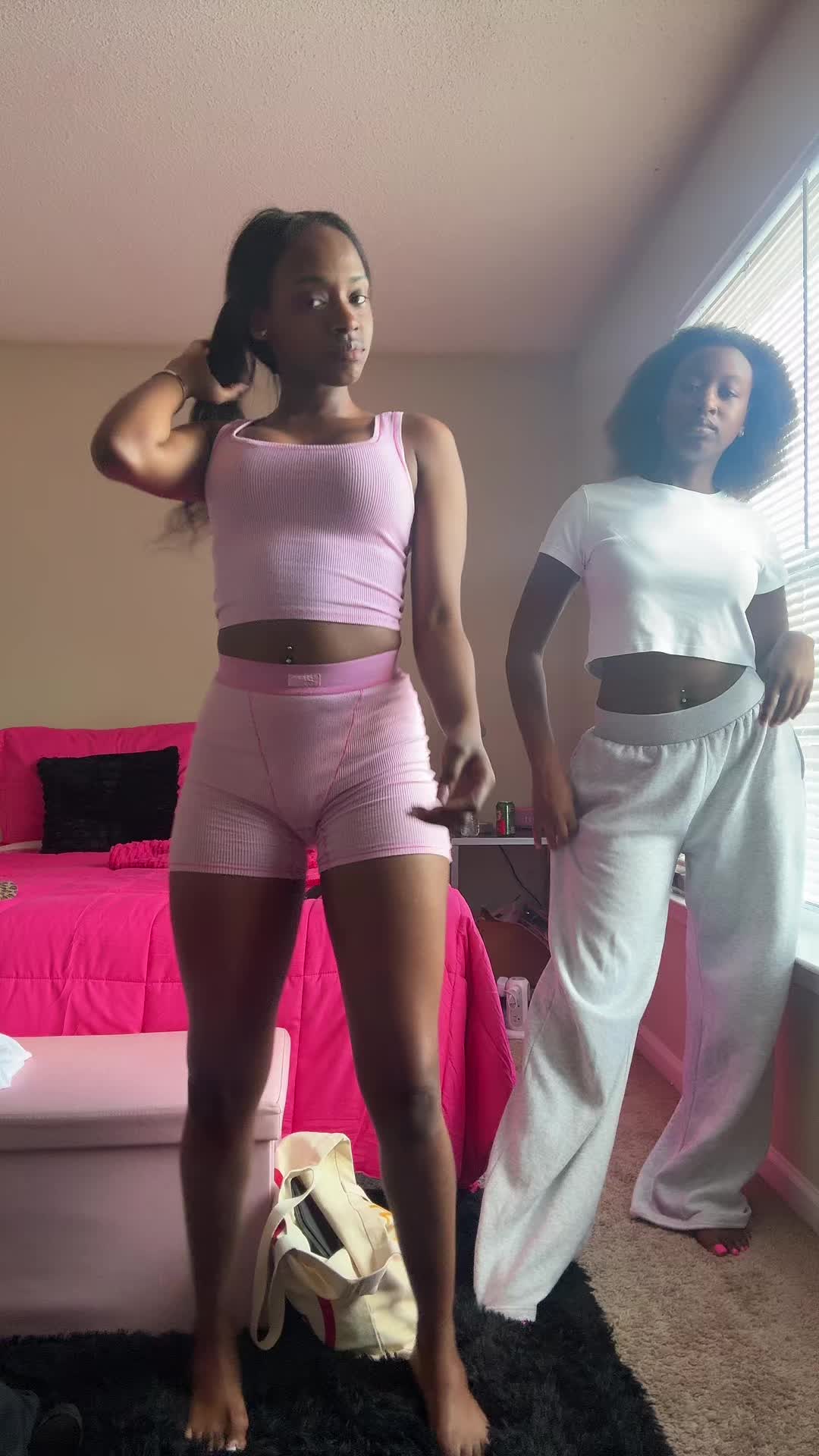 @luhneeezzy