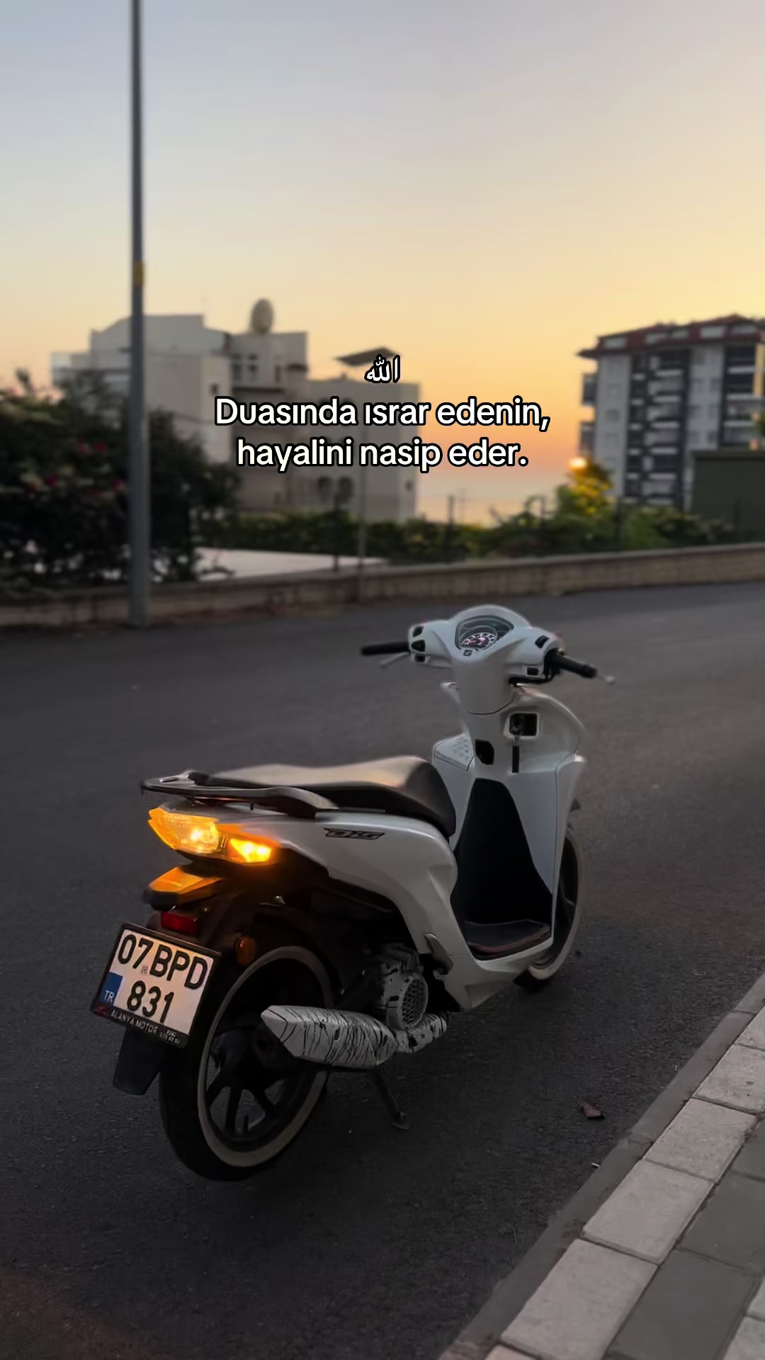 @𝐌/𝐄