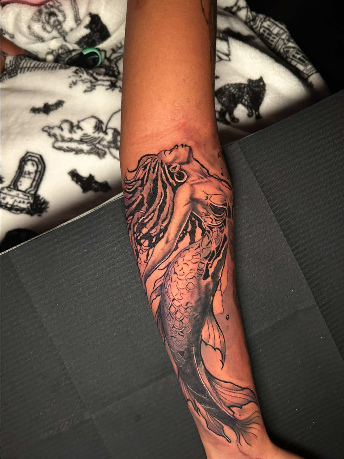 @Mike Tattoo artist