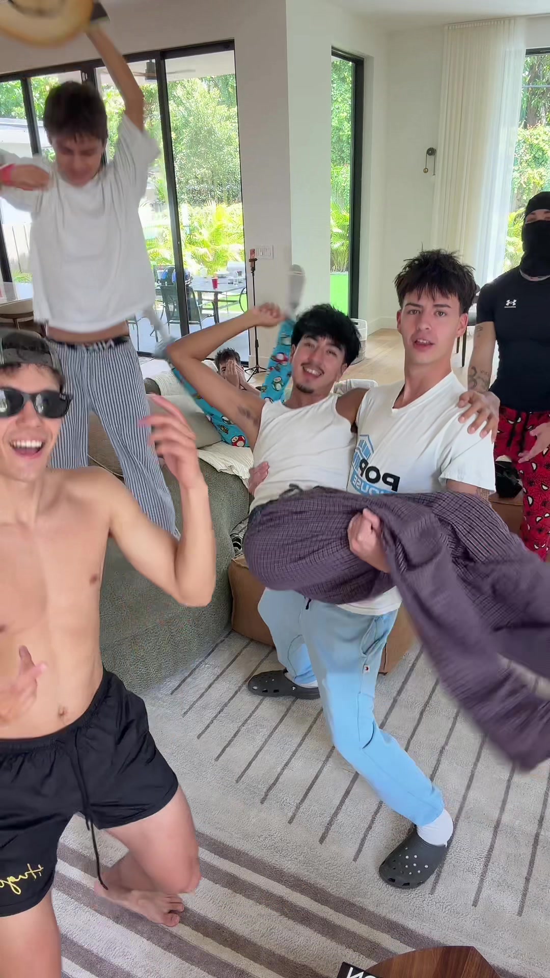 @thepophousex