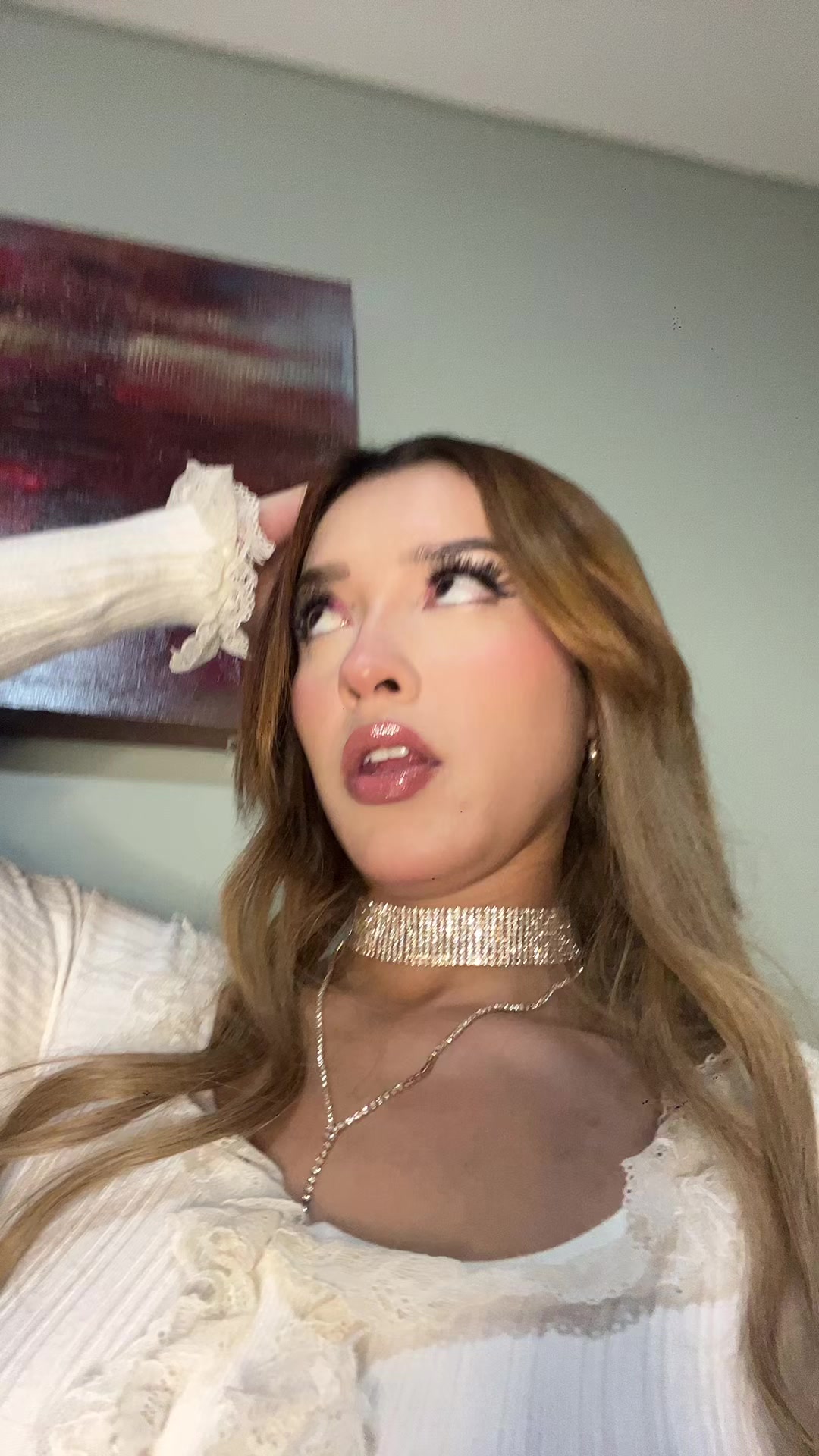@thequeenisabell