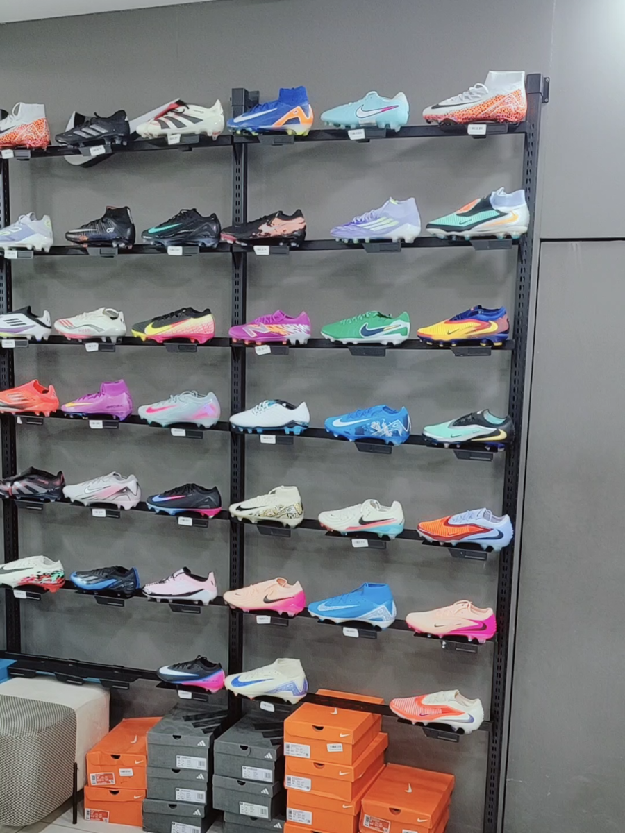 @The Sneaker Toe
