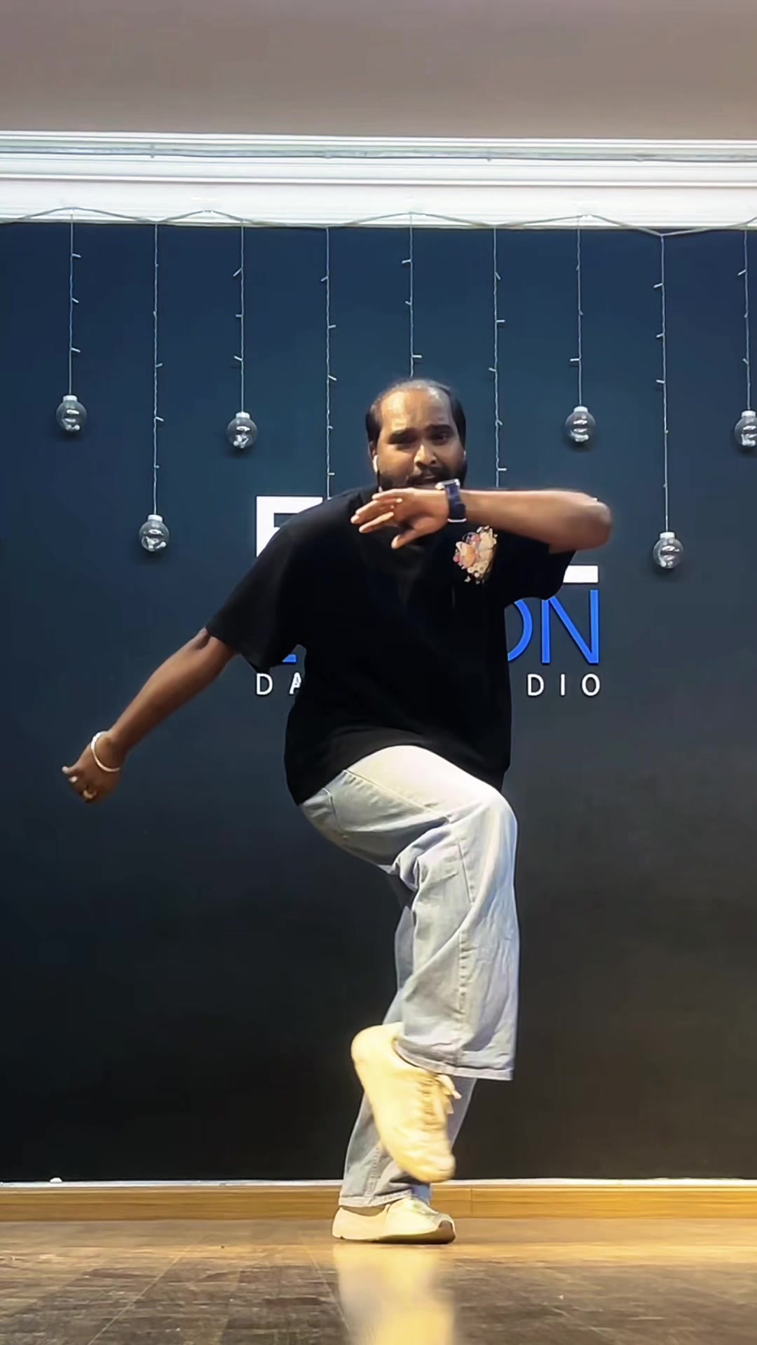 @Vishnu Dancer 🕺