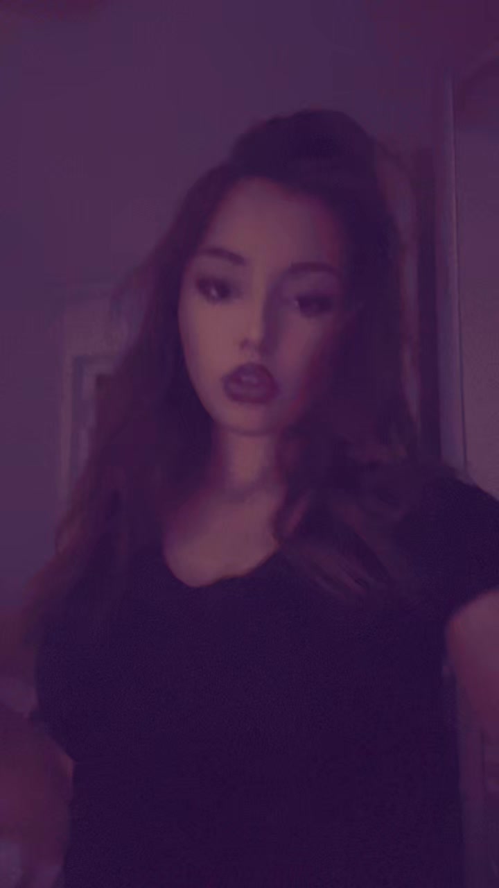@Yllza