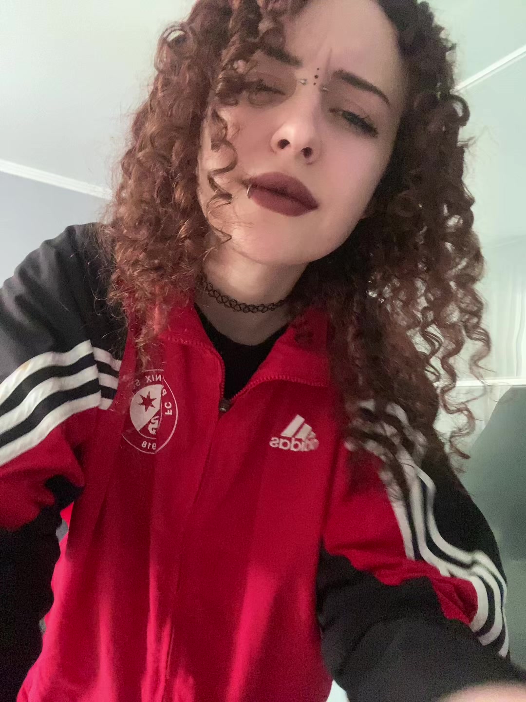 @пистолетова.