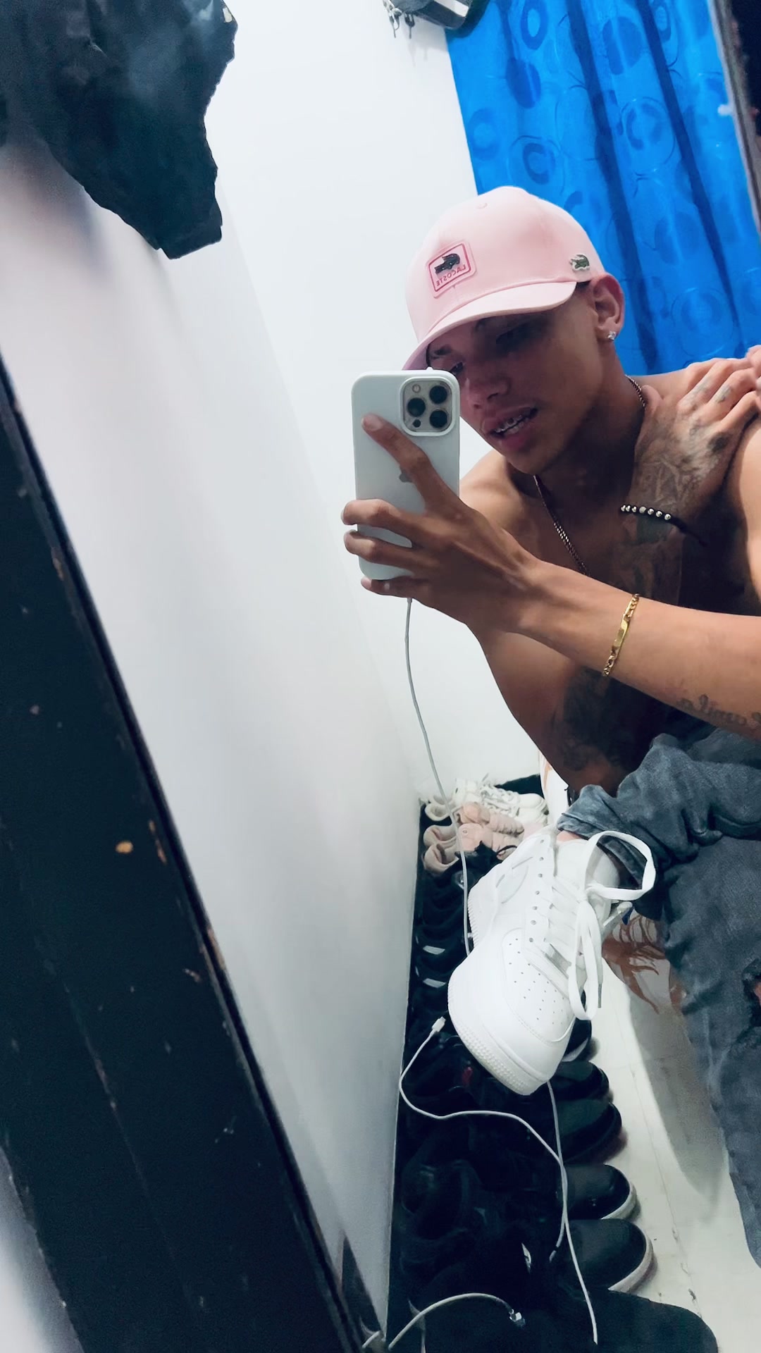 @𝒴.♕