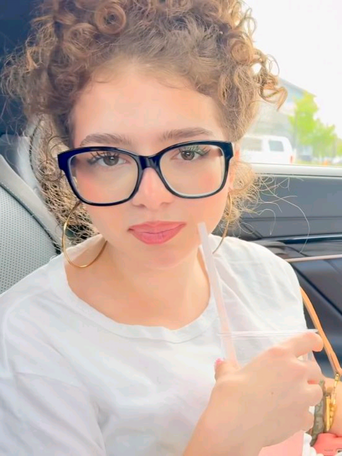 @𝐑𝐨𝐠𝐮𝐞 ★