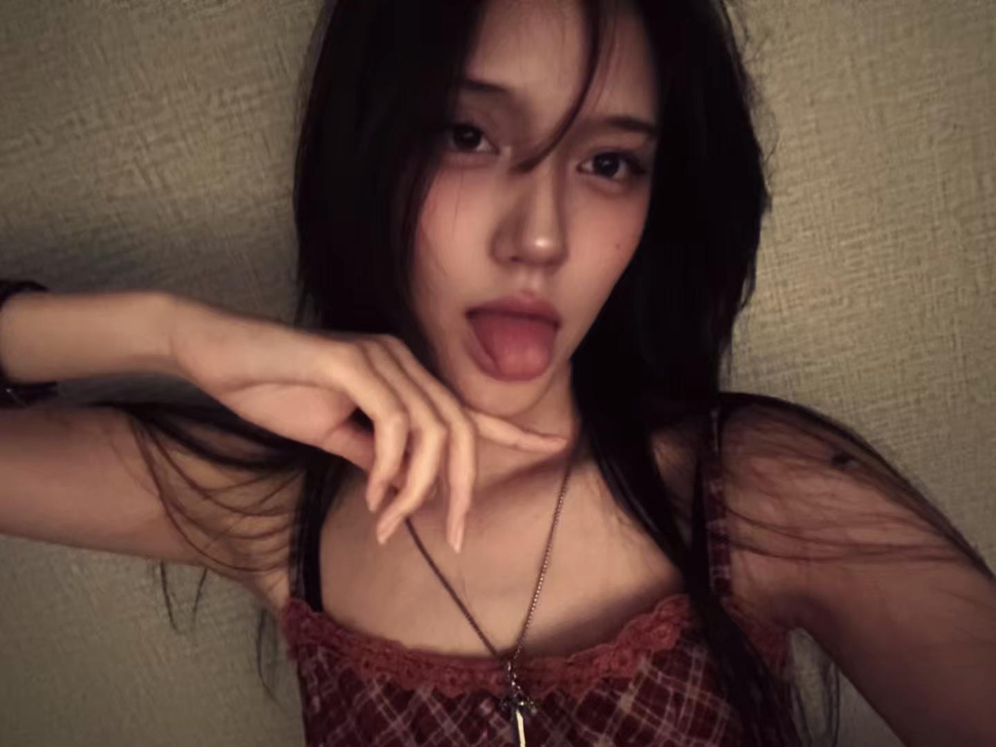 @helenn.