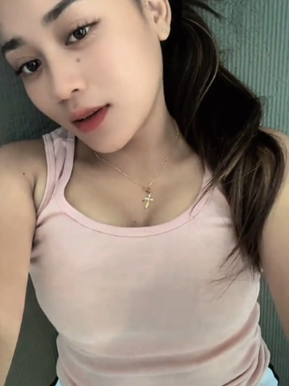 @Gemoy Menggigit 🍑