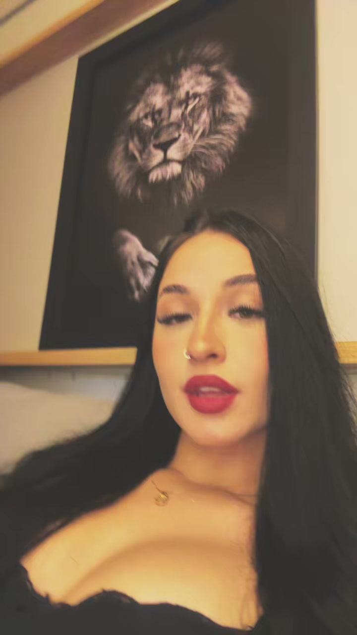 @Laíssa Bortolanza 🐈⬛🔮