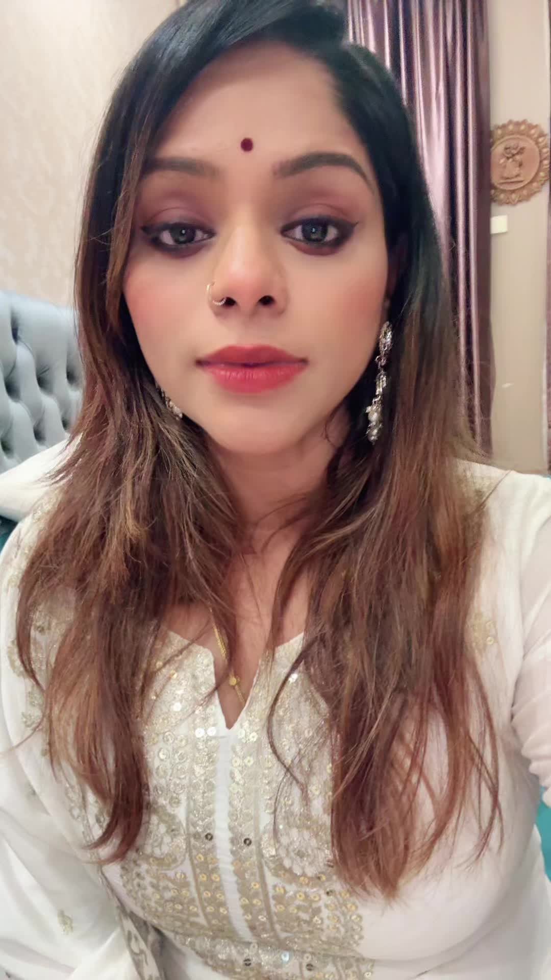 @DhanyaaR