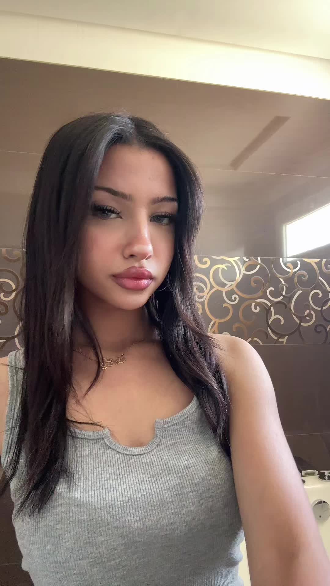 @yasmine
