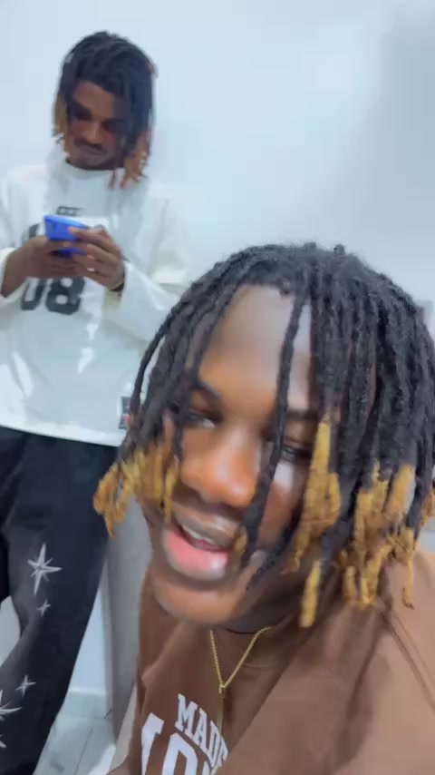 @3ny3 M3y3 M3y3