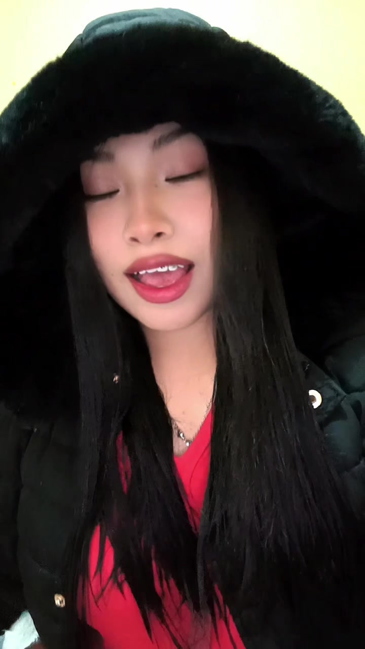 @LIZZ🥭