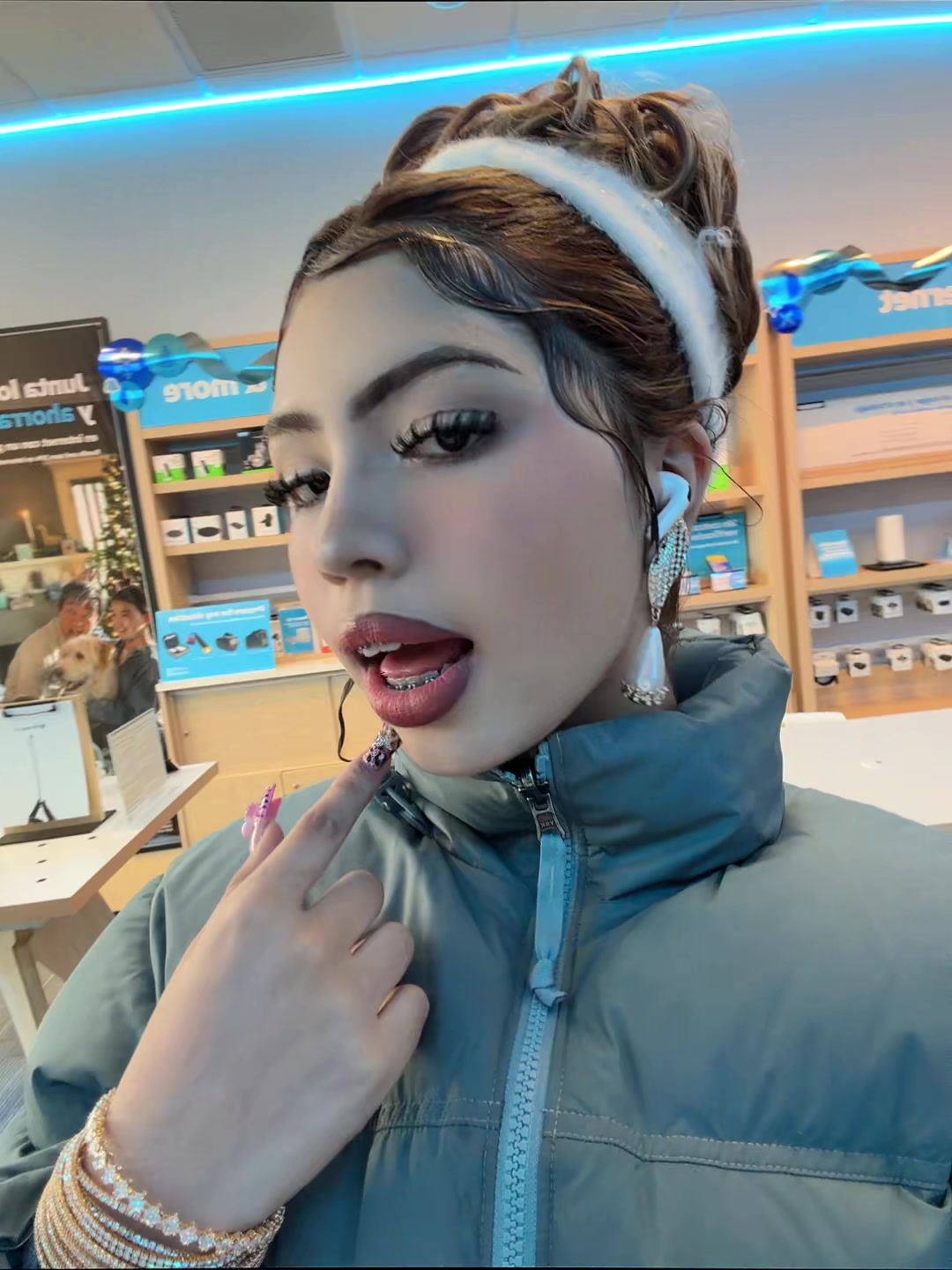 @Ana