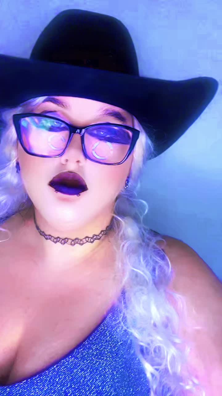 @sp00ky_treats