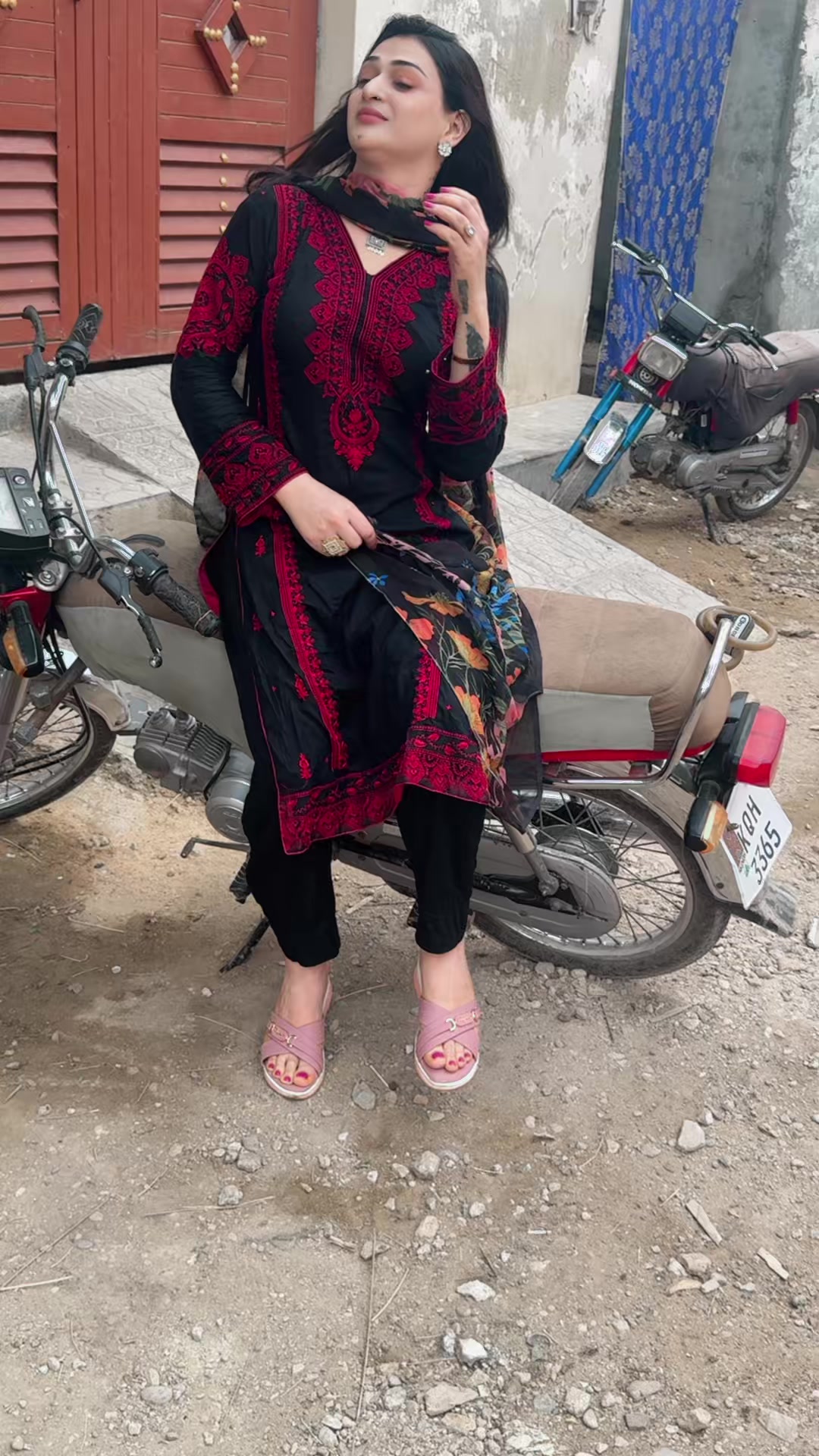 @Misses Karachi zindage