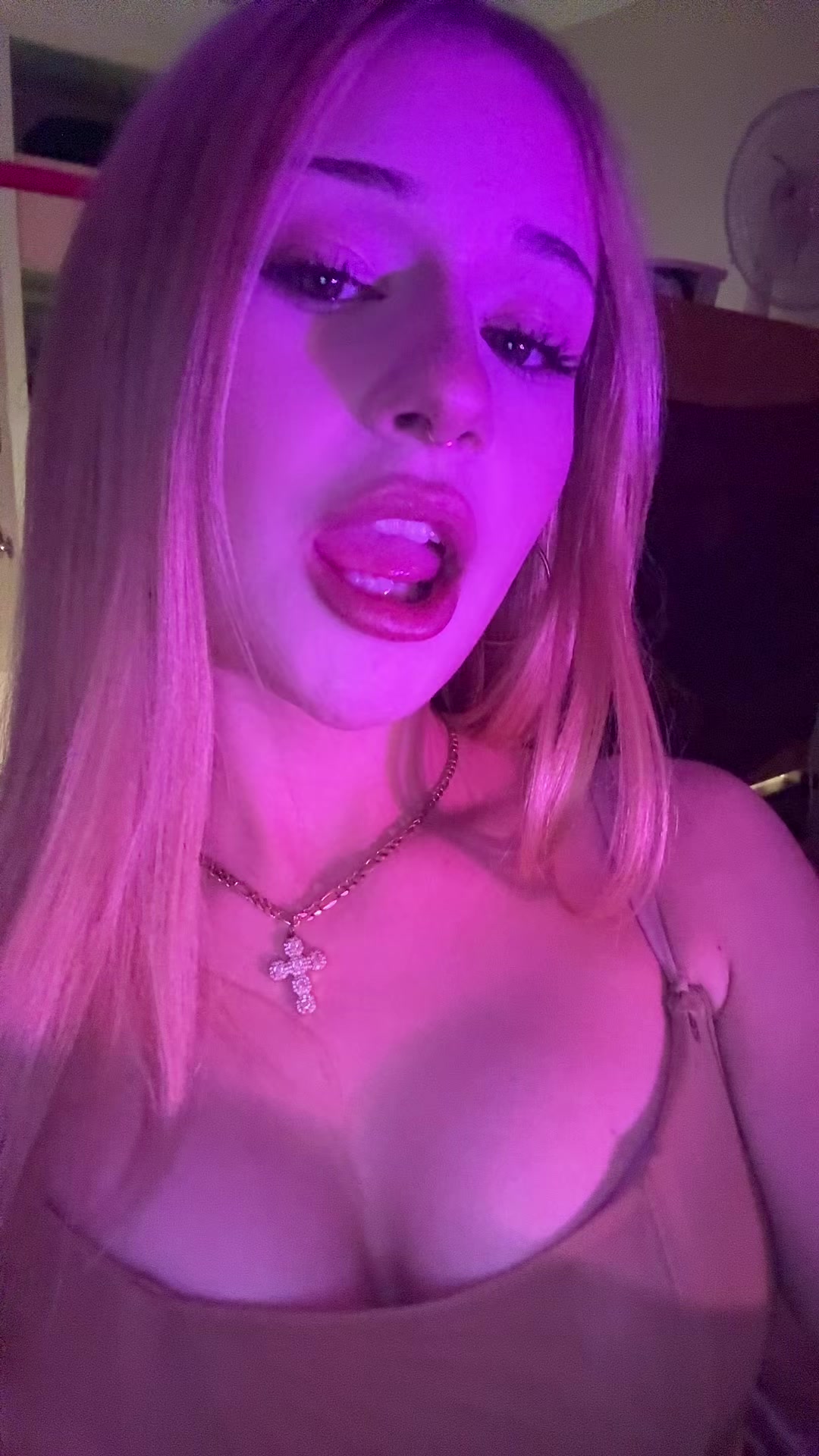@bella