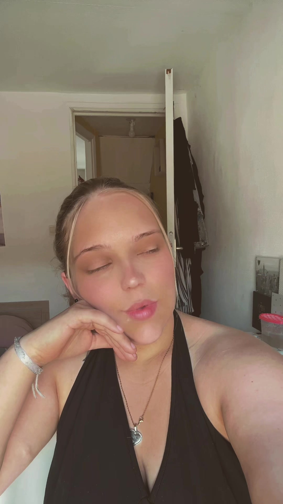 @Melinda24