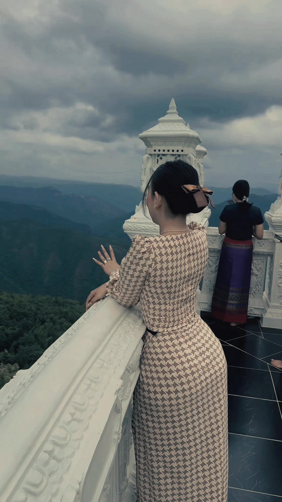 @Thandarkyaw