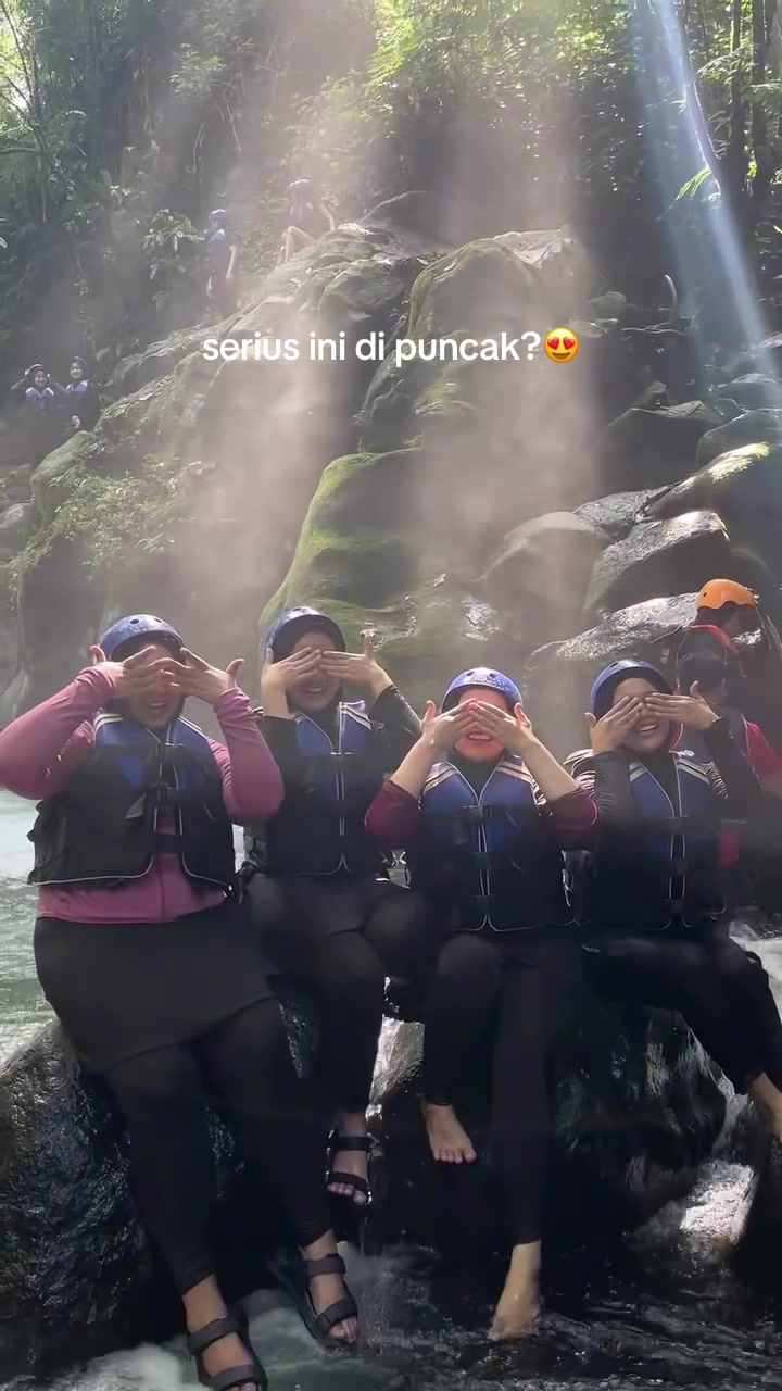 @Curug Naga Treking Bodyrafting